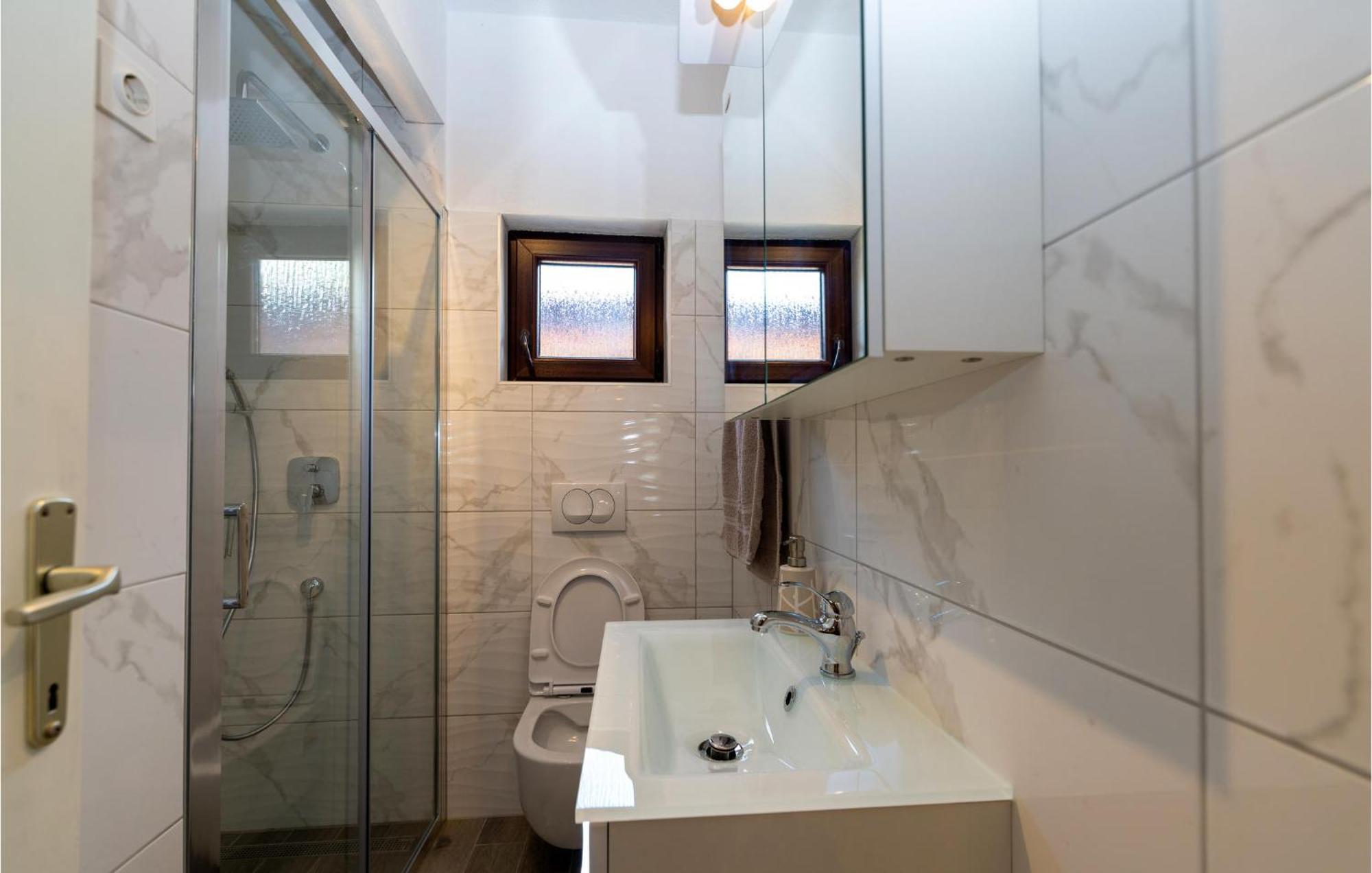 Lovely Apartment In Rovanjska With House Sea View Zewnętrze zdjęcie