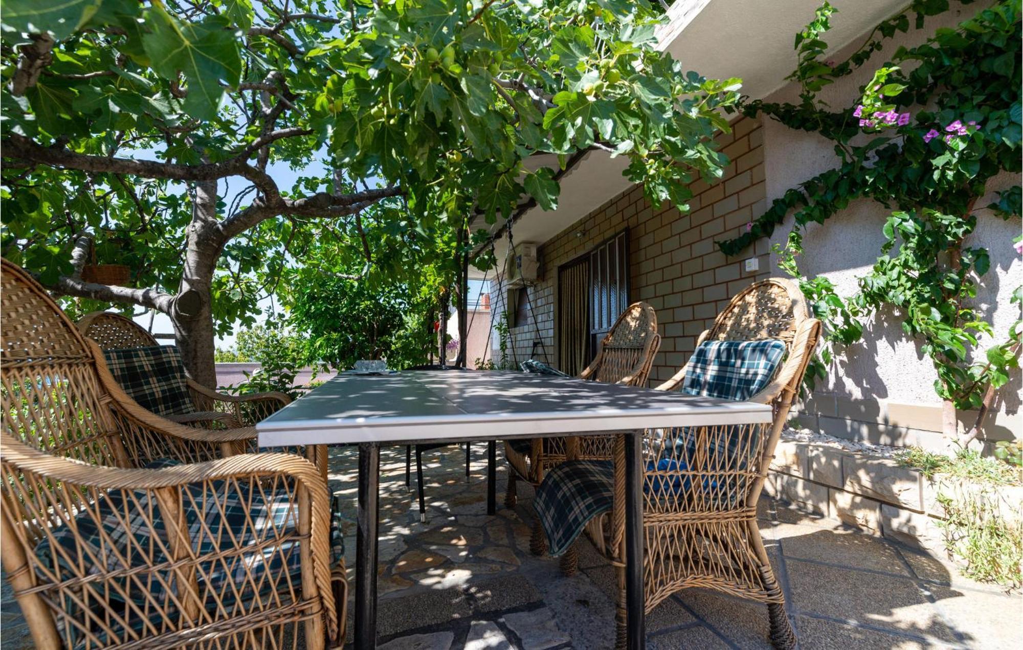 Lovely Apartment In Rovanjska With House Sea View Zewnętrze zdjęcie